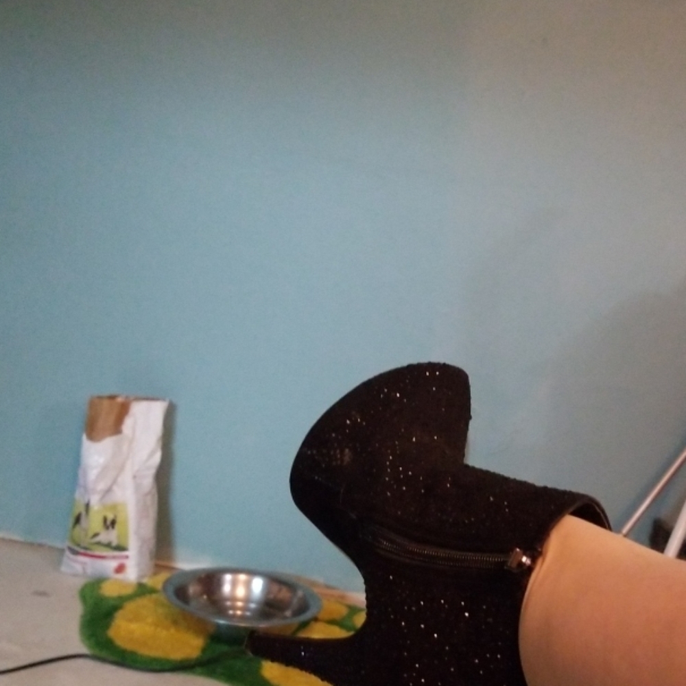 Shoes - Picture 2 of 2